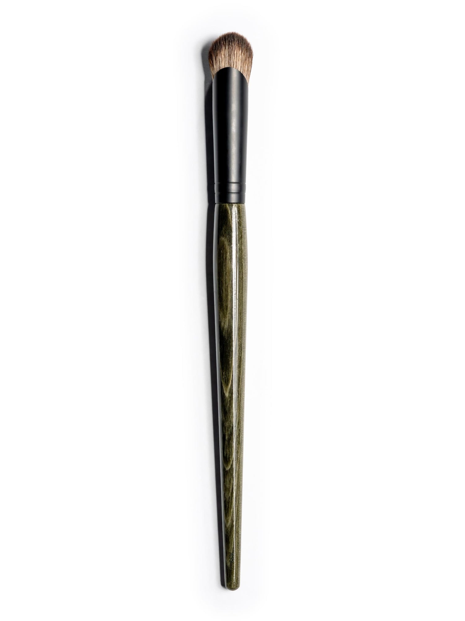 C32 Large Concealer Brush