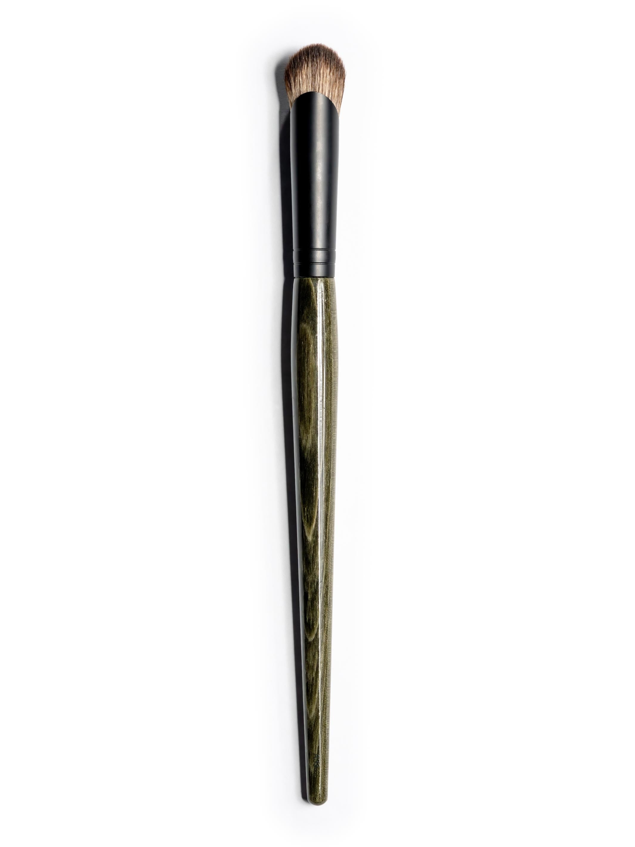 C32 Large Concealer Brush