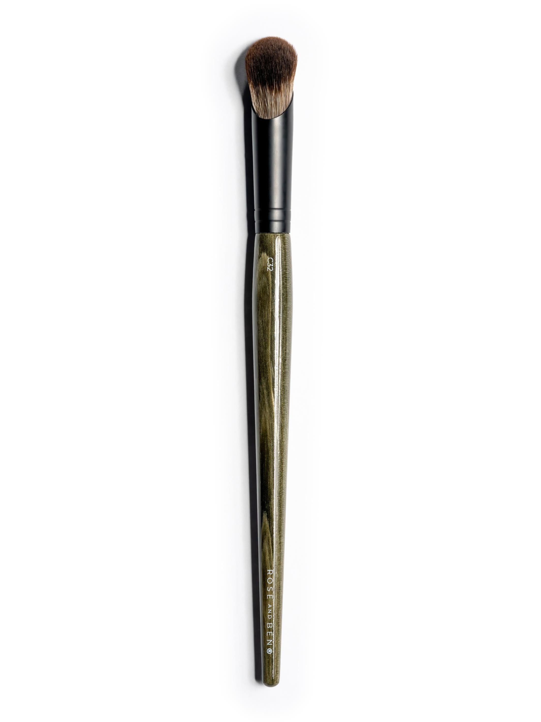 C32 Large Concealer Brush