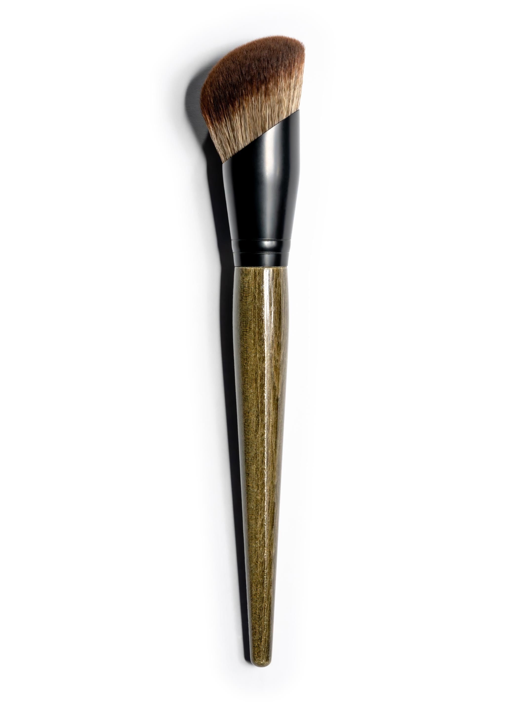 C42 Foundation Brush