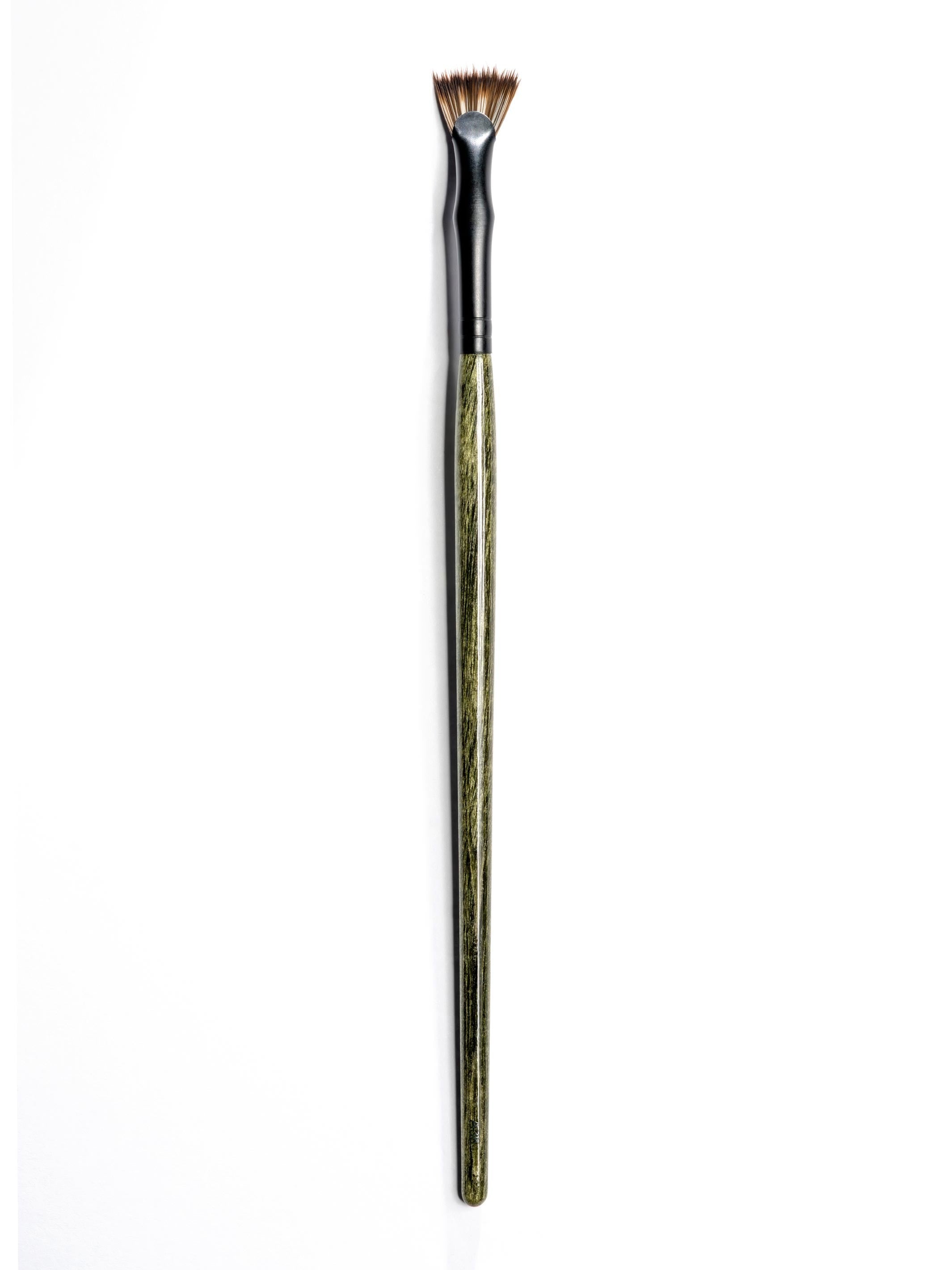E25 Angled Lash Brush
